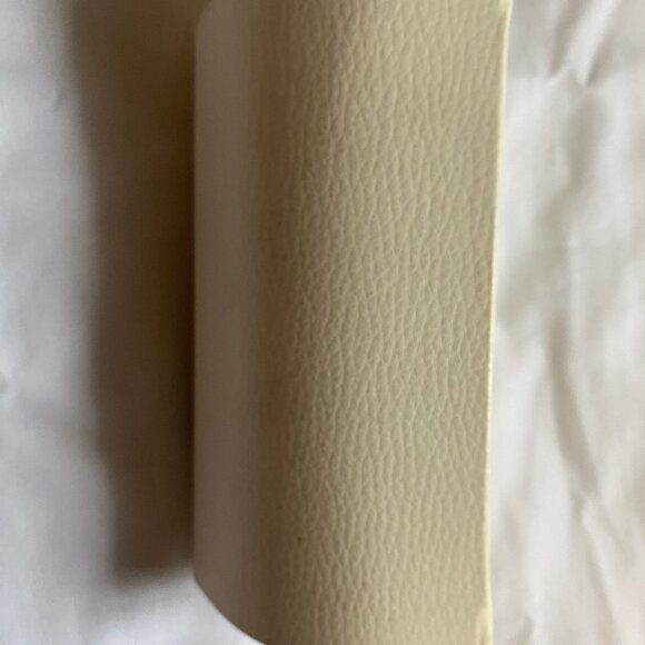 Michael Kors Hard Eye Glass Flip Over Snap Shut Case Only White , 6.5" x 3" x 2" - Picture 3 of 4